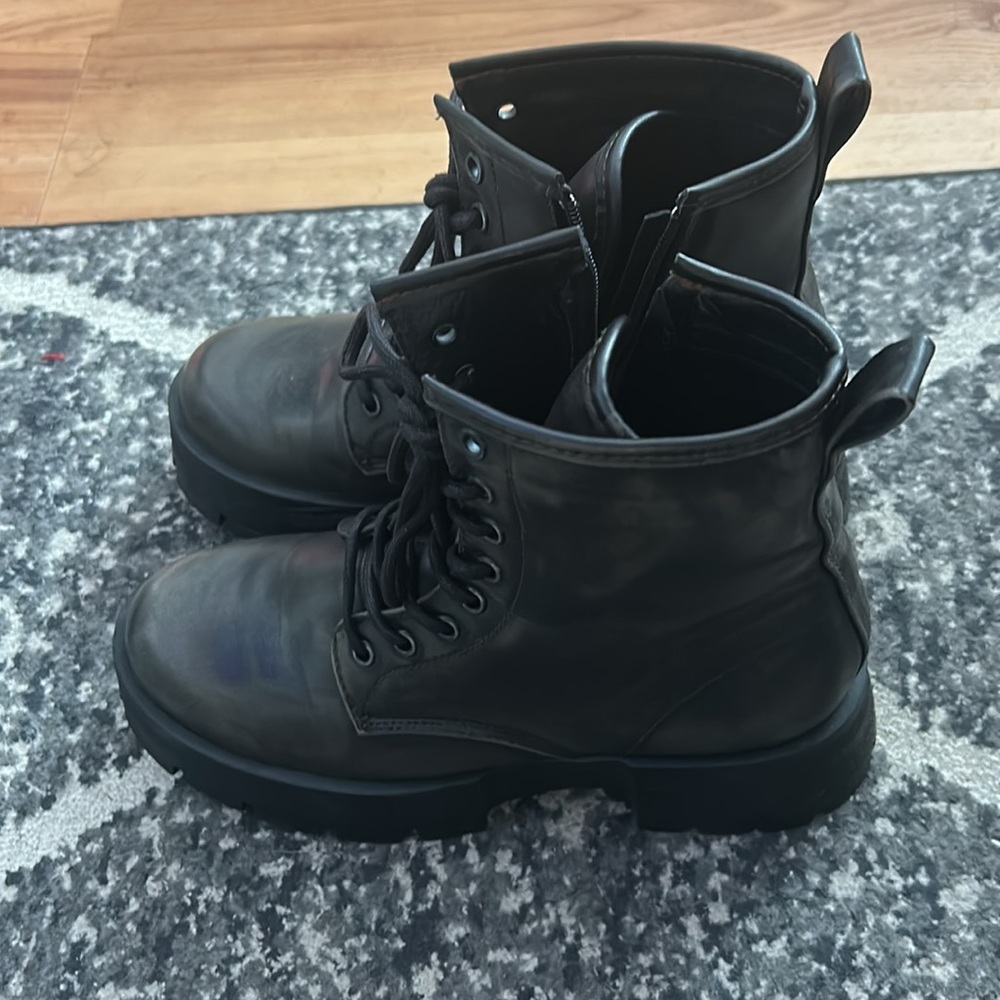 Steve Madden Rascal Combat Boots, Size 9 - Picture 9 of 12